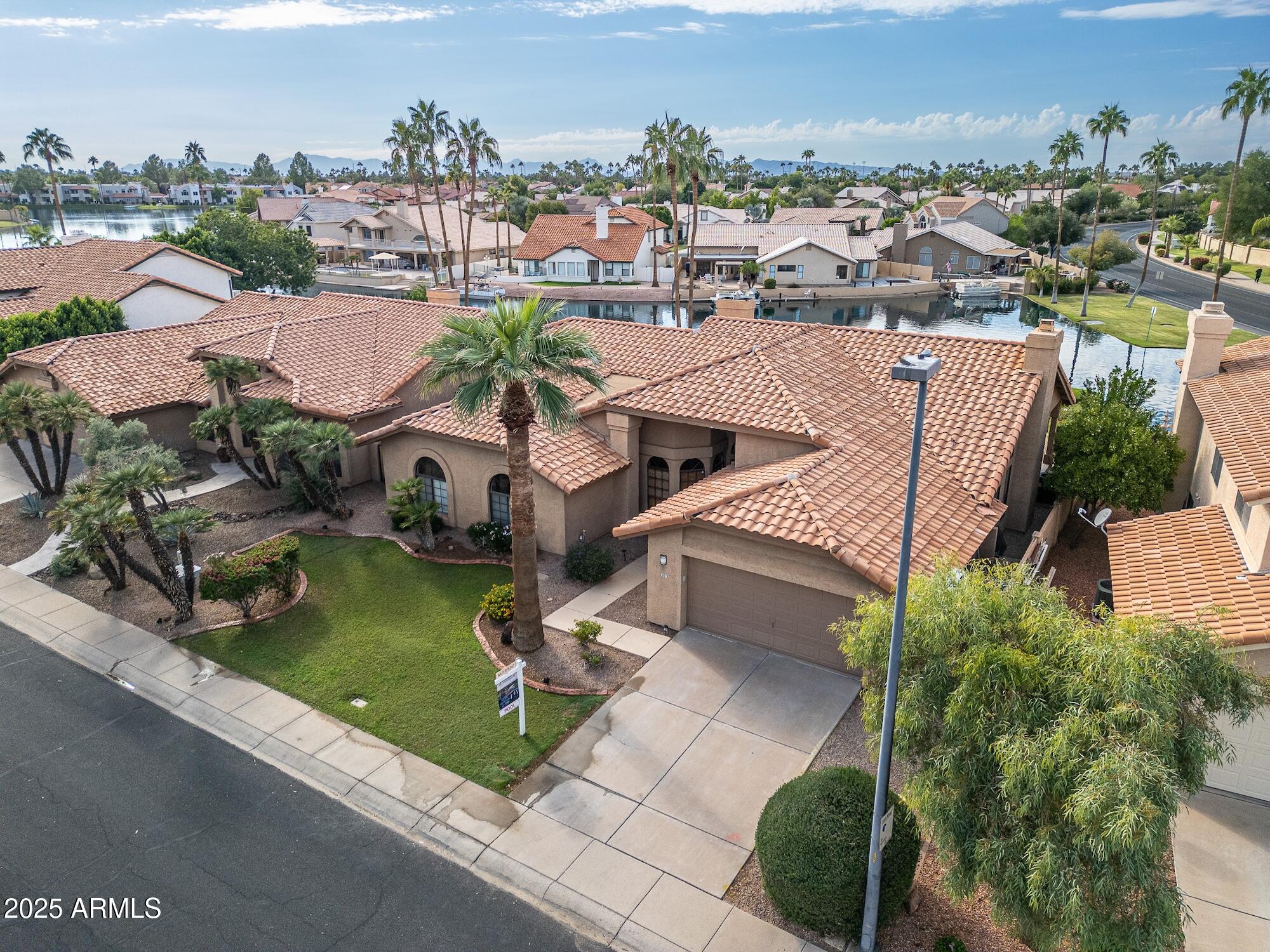 510 S LAGOON Drive, Gilbert