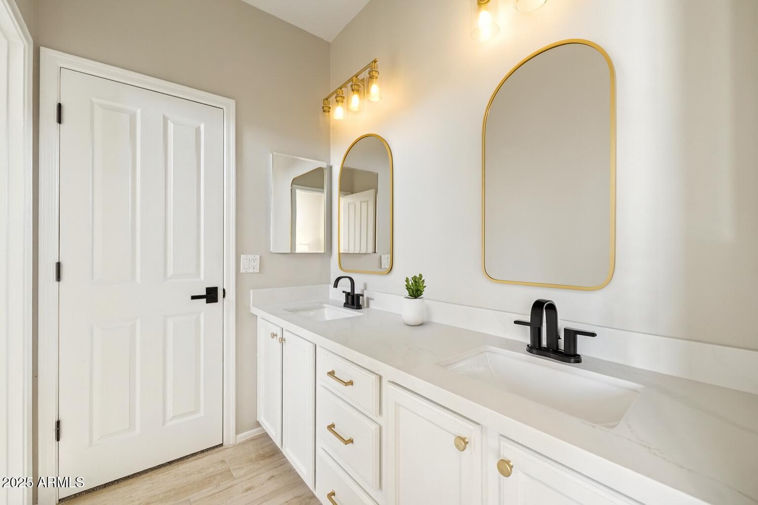 7222 E RUSTLING Pass