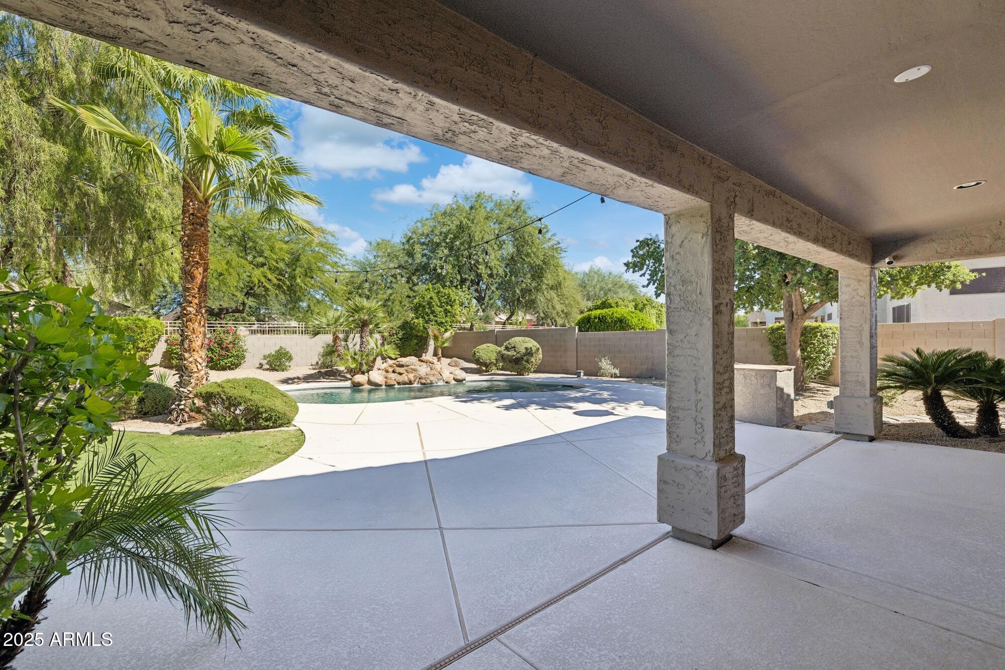 7222 E RUSTLING Pass