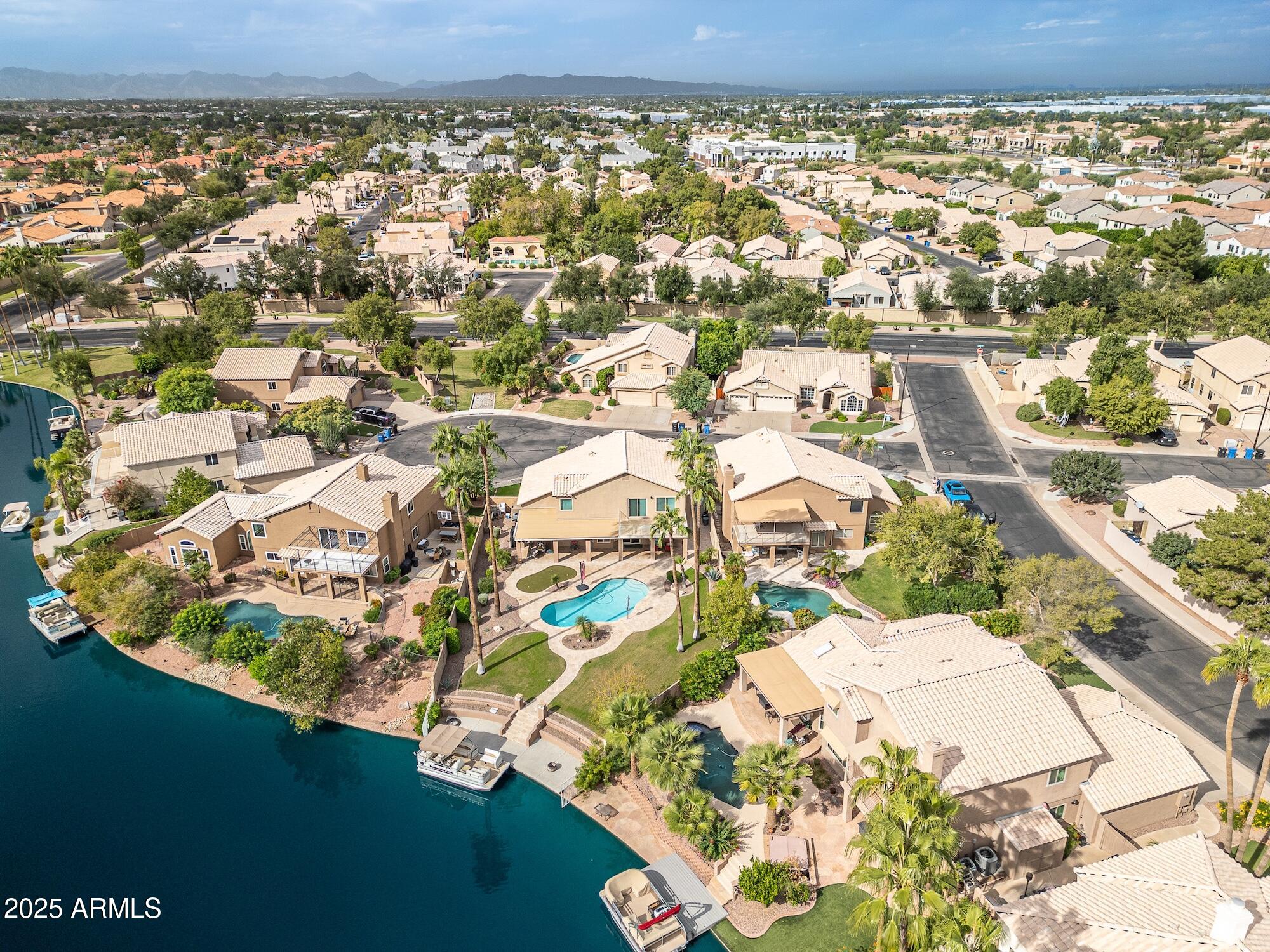 919 S PARADISE Drive