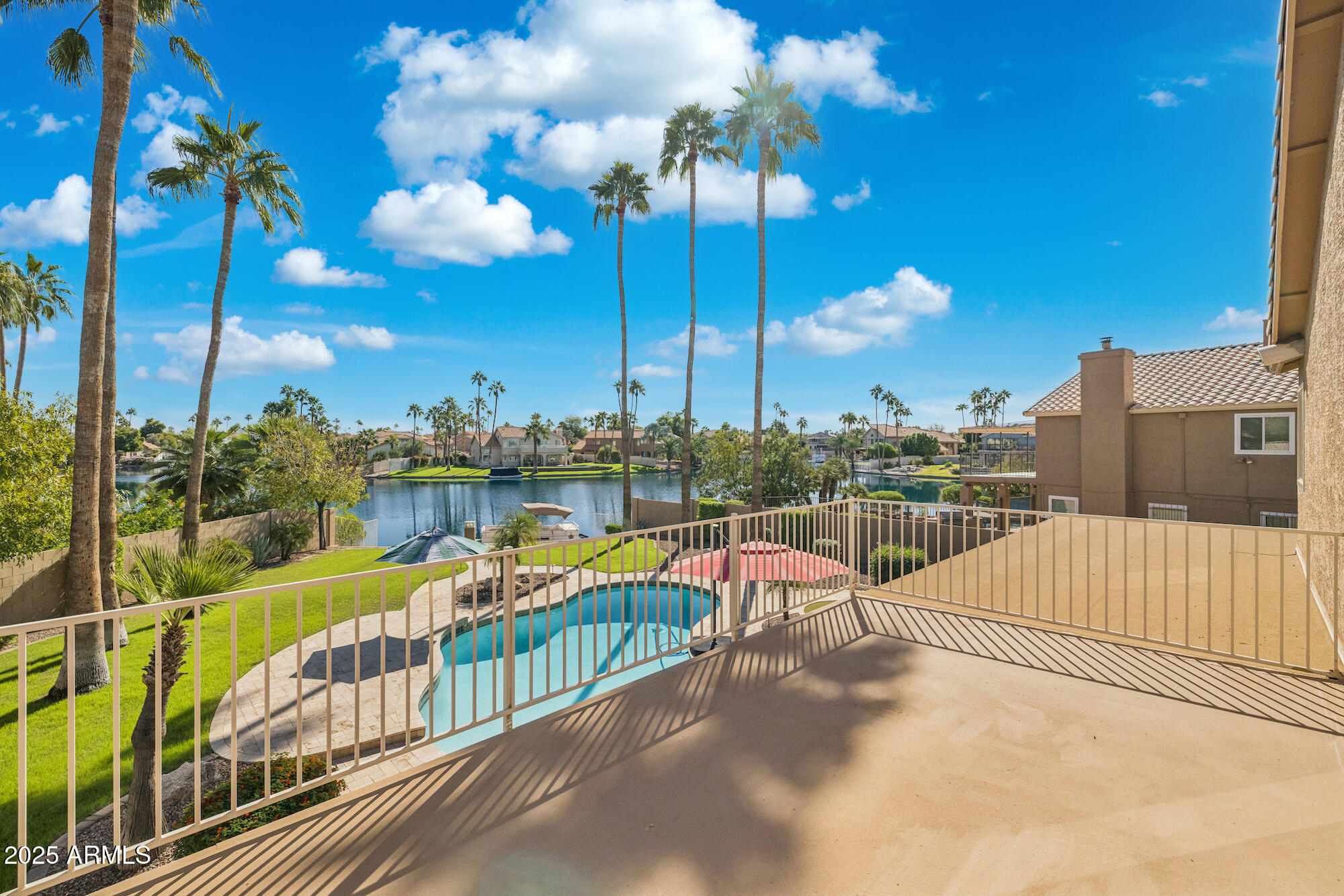 919 S PARADISE Drive