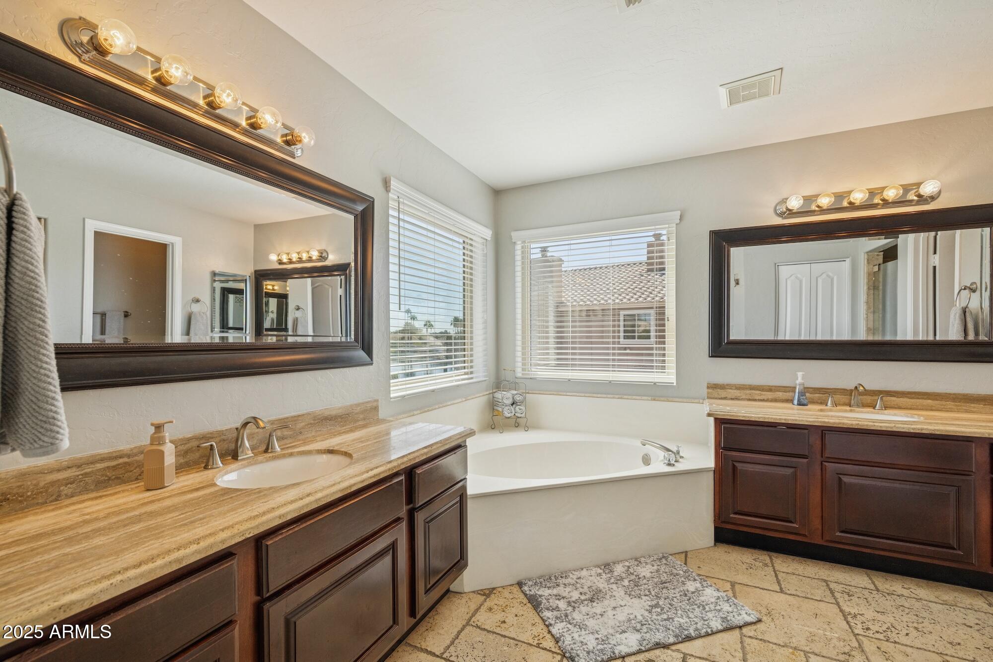 919 S PARADISE Drive