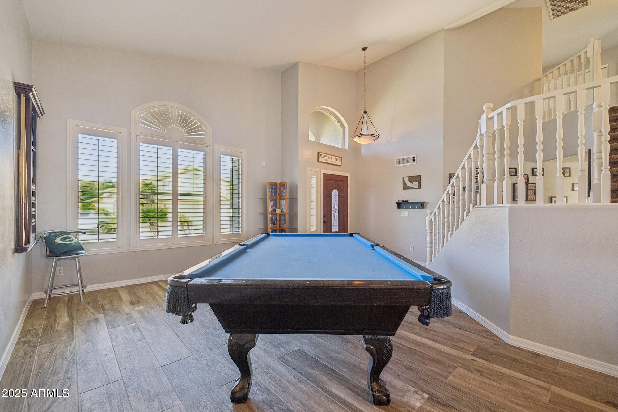 919 S PARADISE Drive