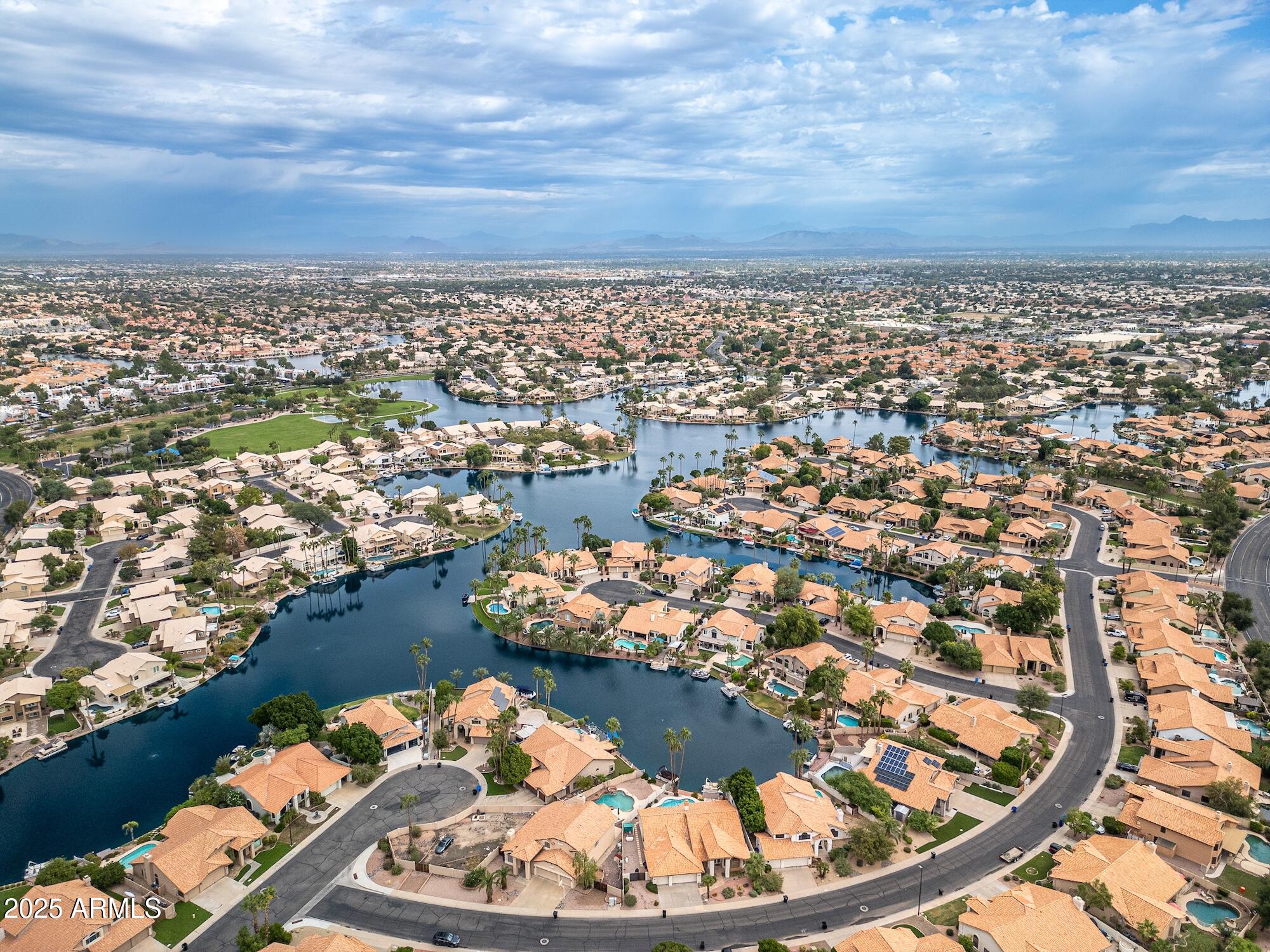 919 S PARADISE Drive