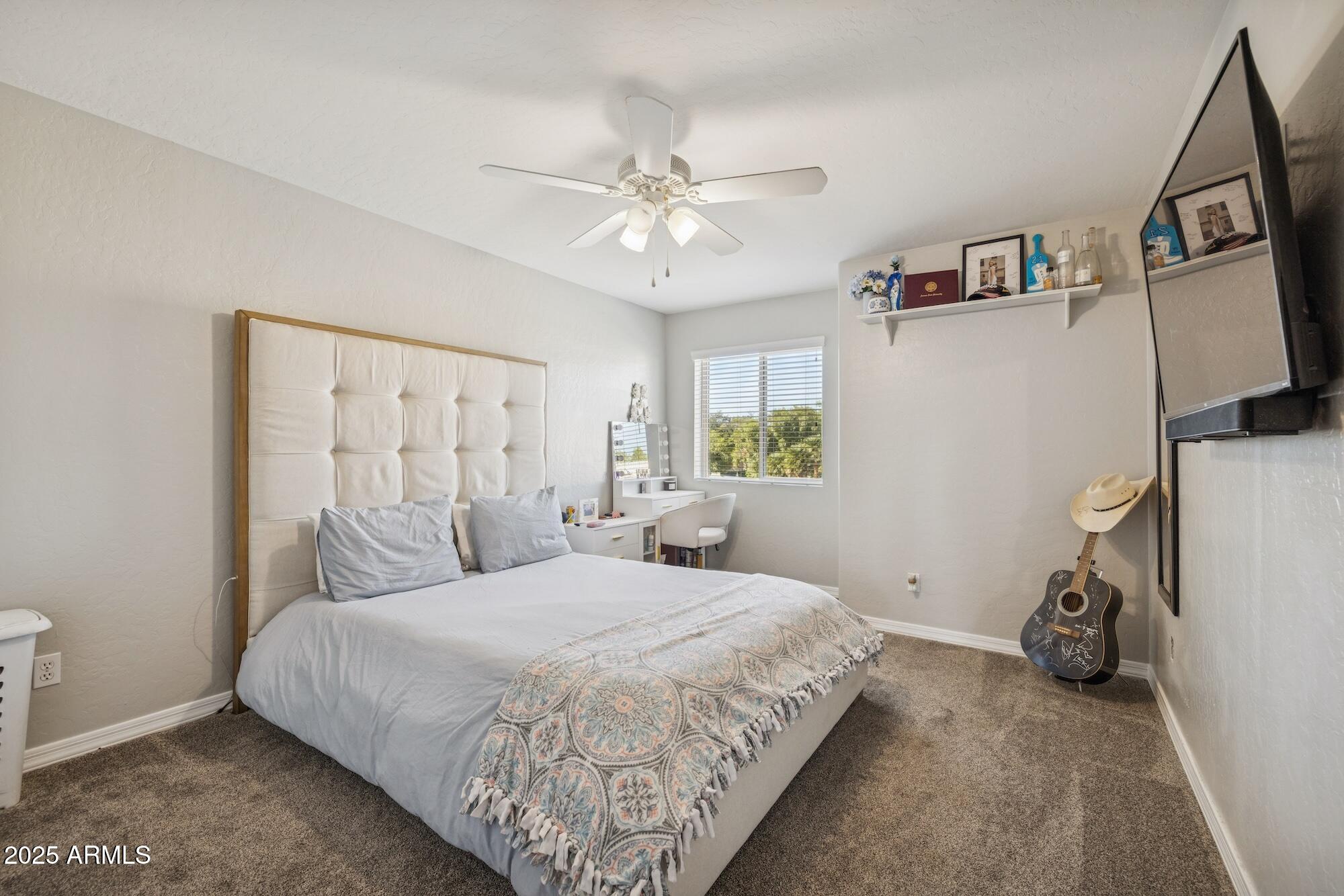 919 S PARADISE Drive