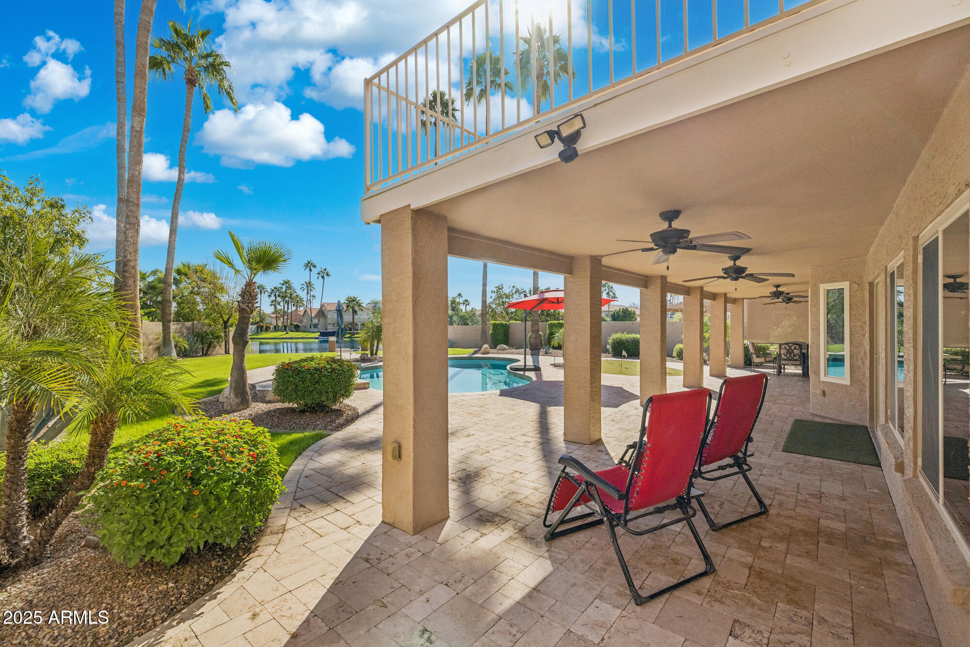 919 S PARADISE Drive