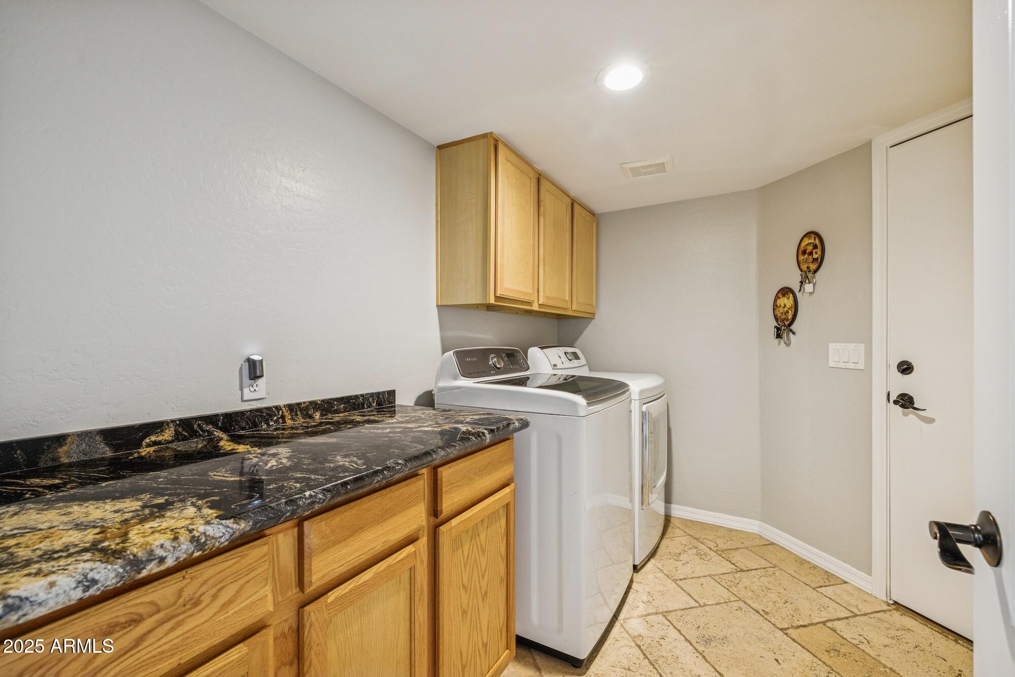 919 S PARADISE Drive