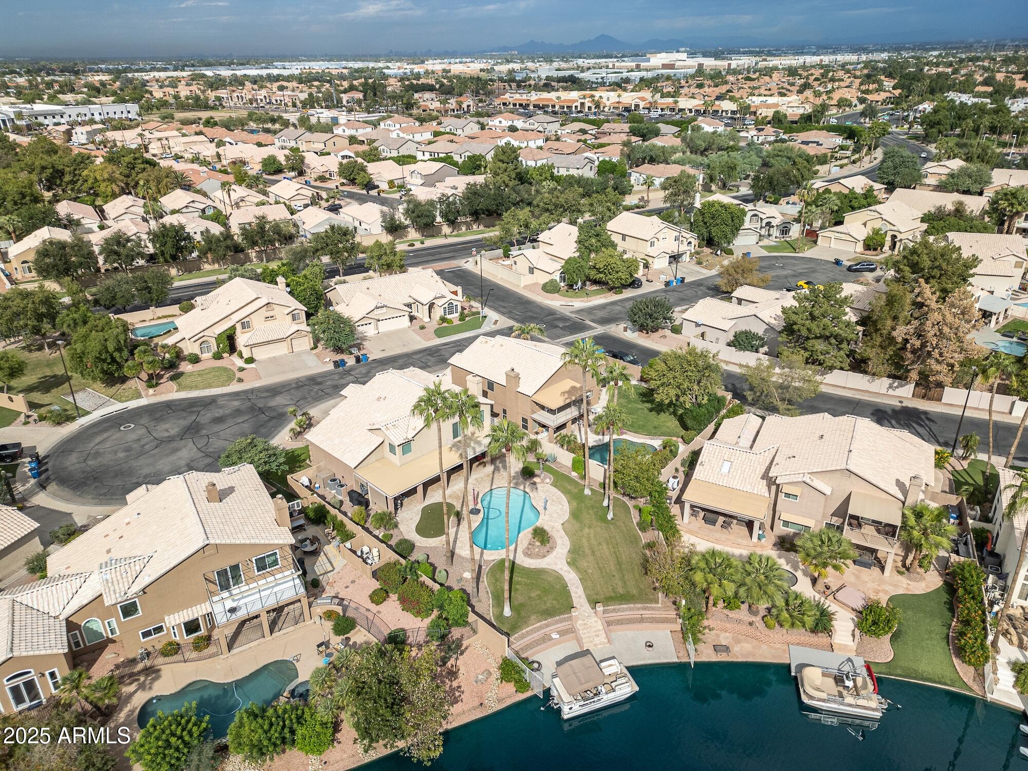 919 S PARADISE Drive