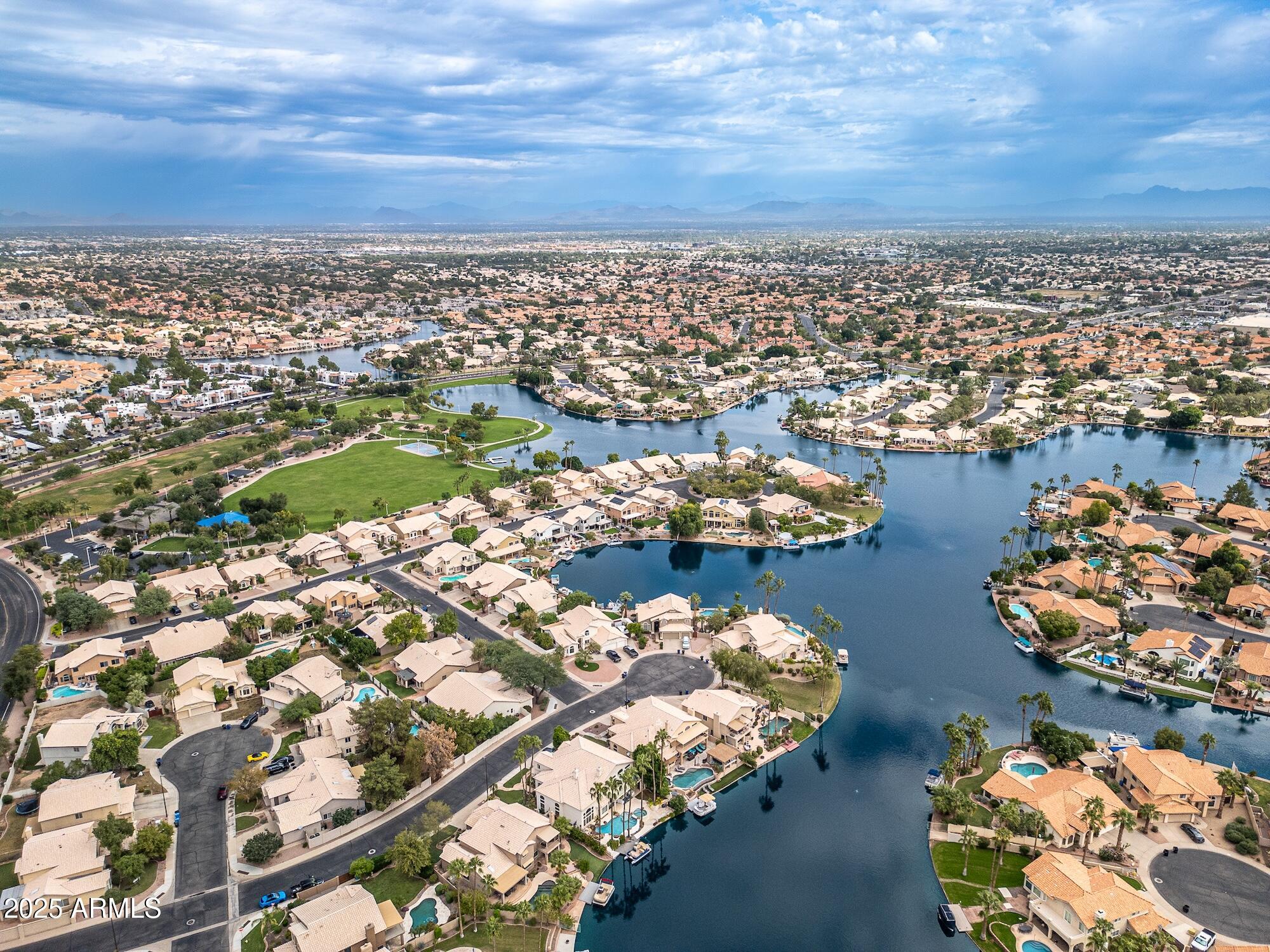 919 S PARADISE Drive