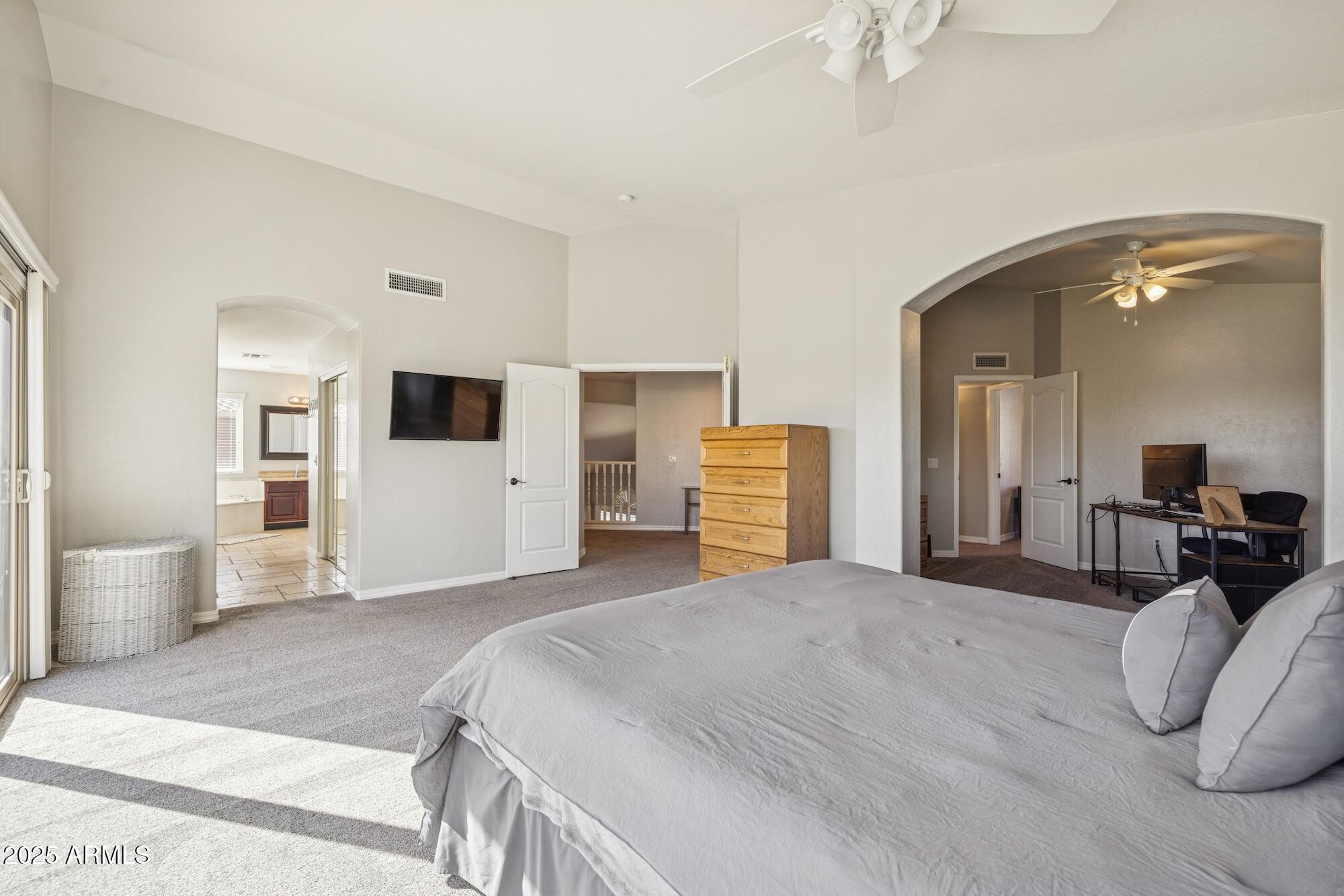 919 S PARADISE Drive