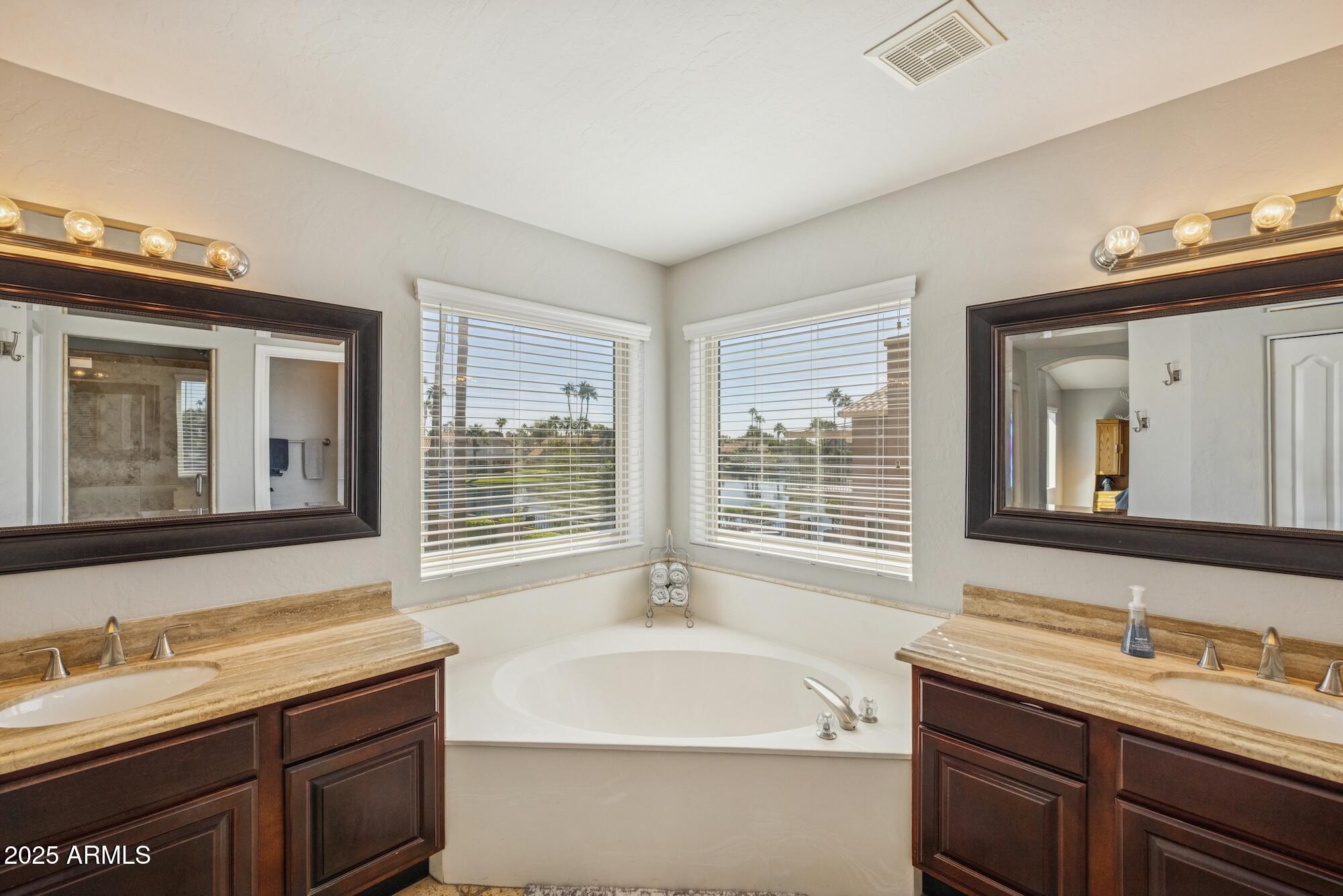 919 S PARADISE Drive