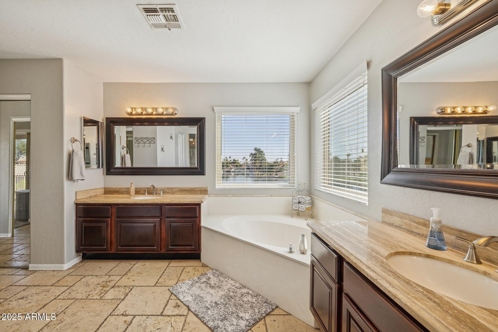 919 S PARADISE Drive