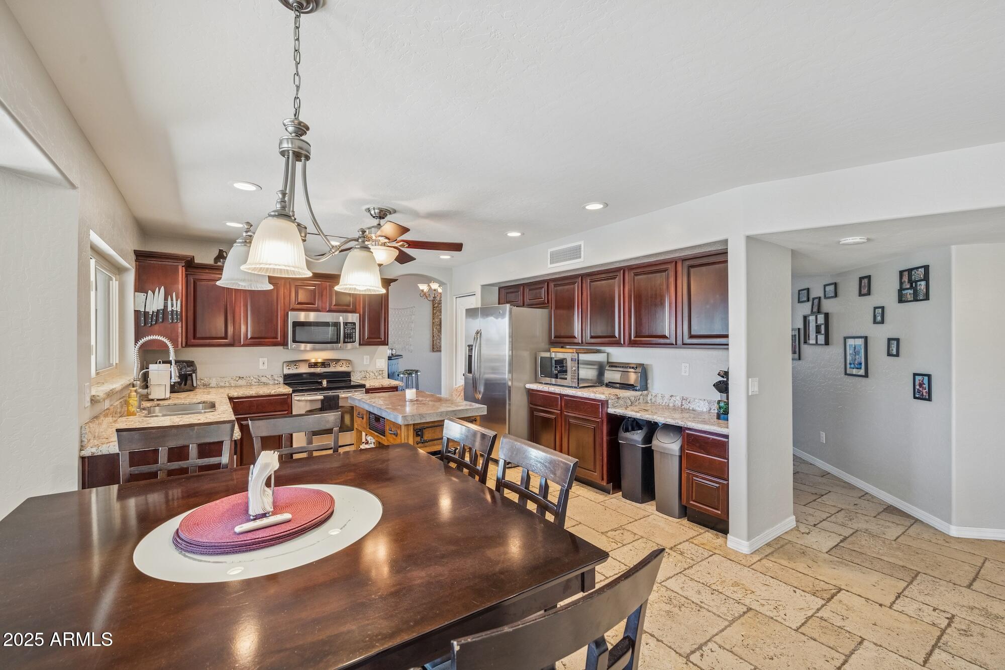 919 S PARADISE Drive