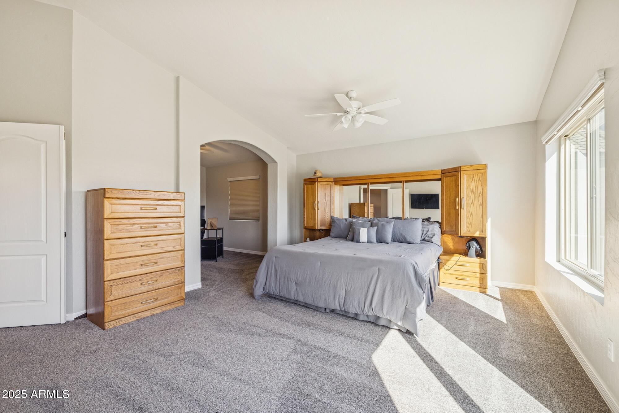 919 S PARADISE Drive