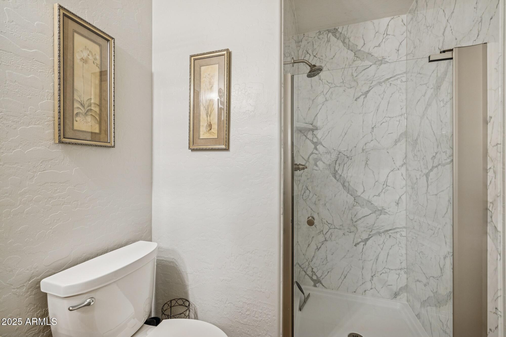 919 S PARADISE Drive