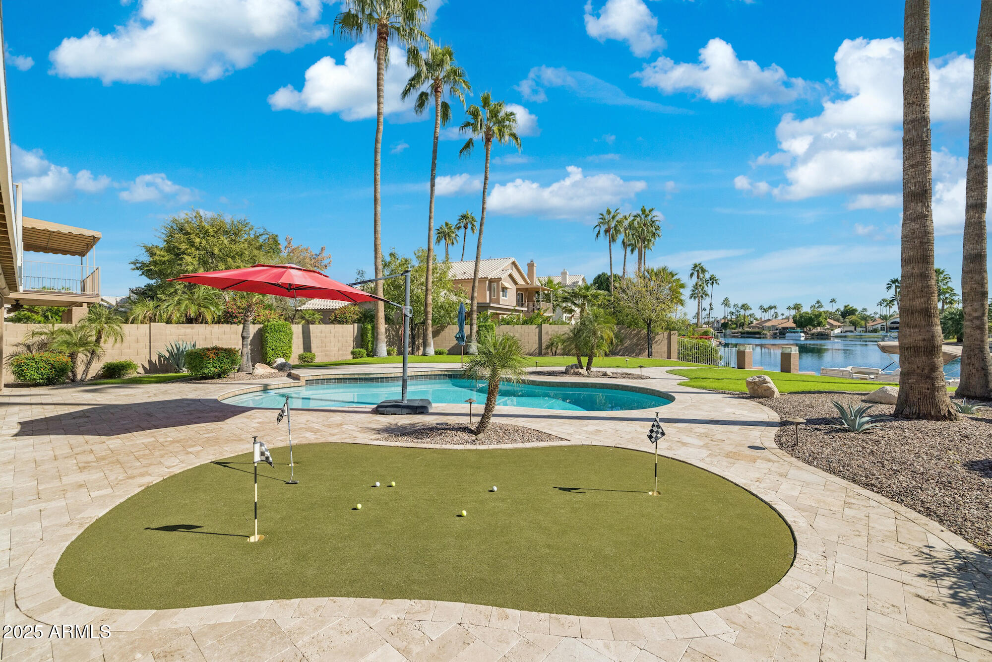 919 S PARADISE Drive