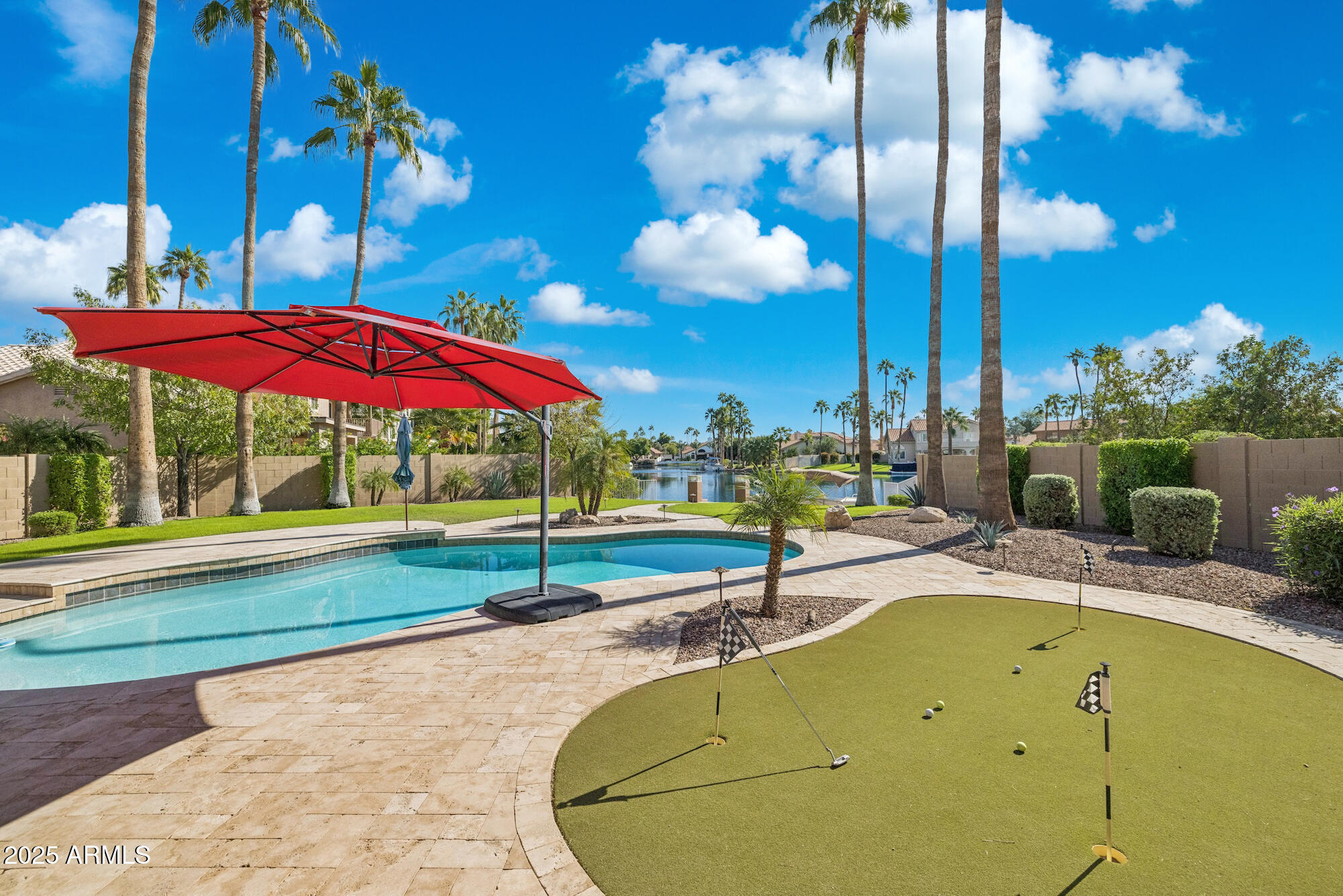 919 S PARADISE Drive