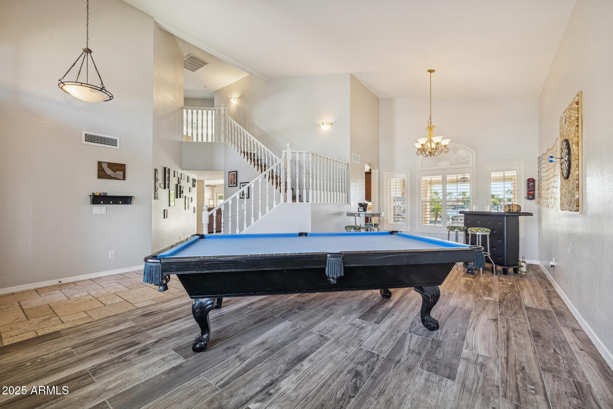 919 S PARADISE Drive