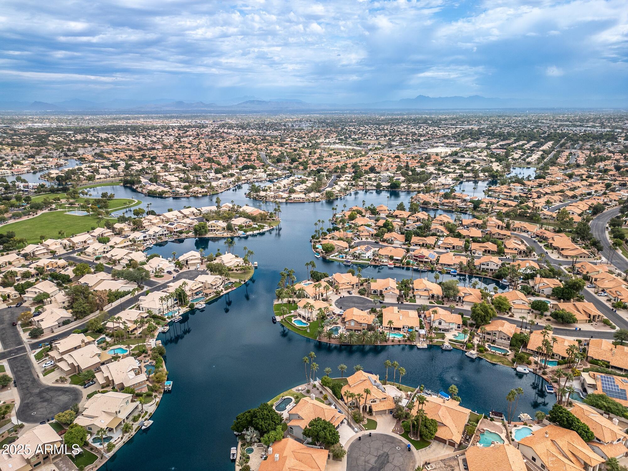 919 S PARADISE Drive