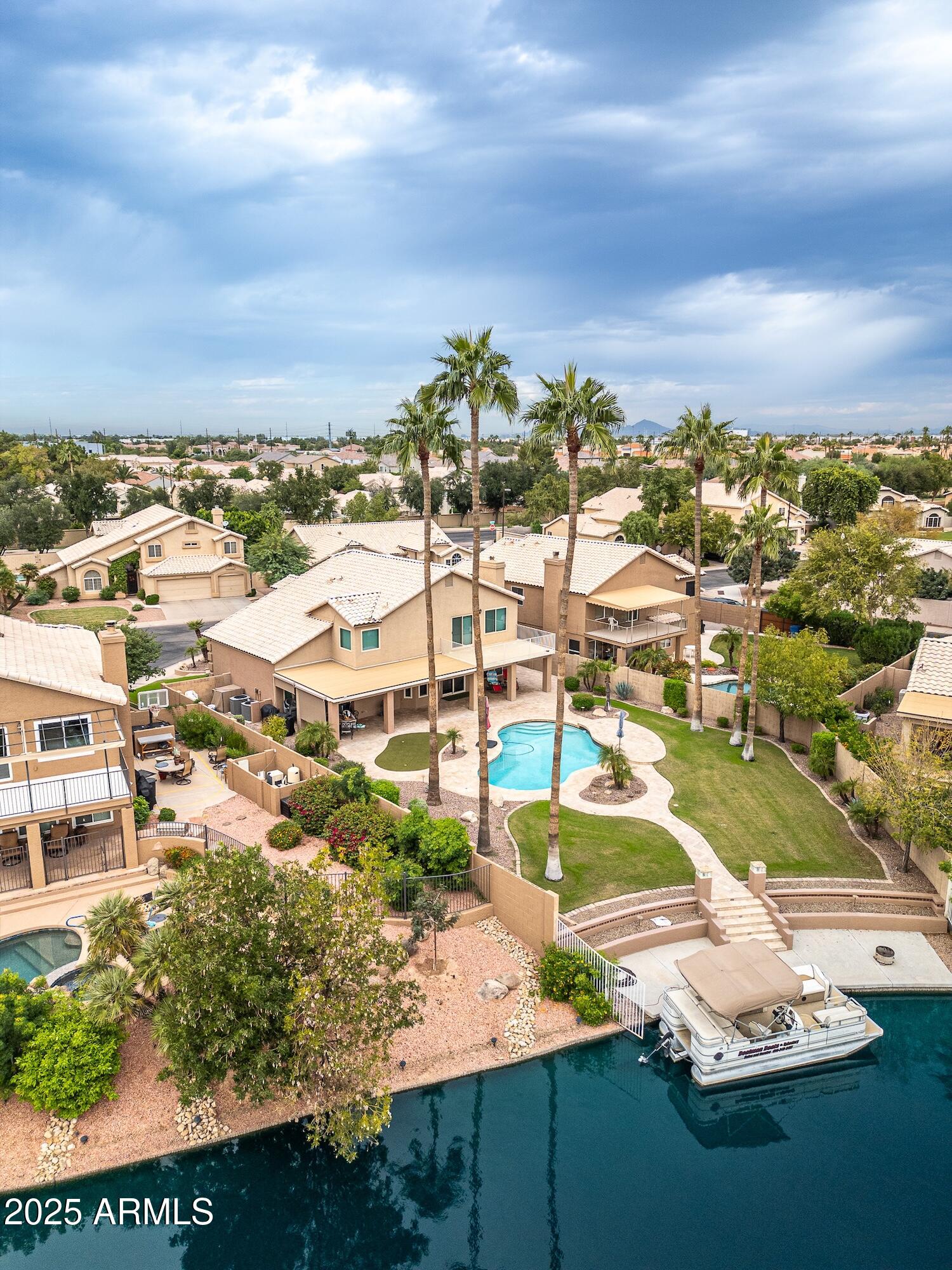 919 S PARADISE Drive