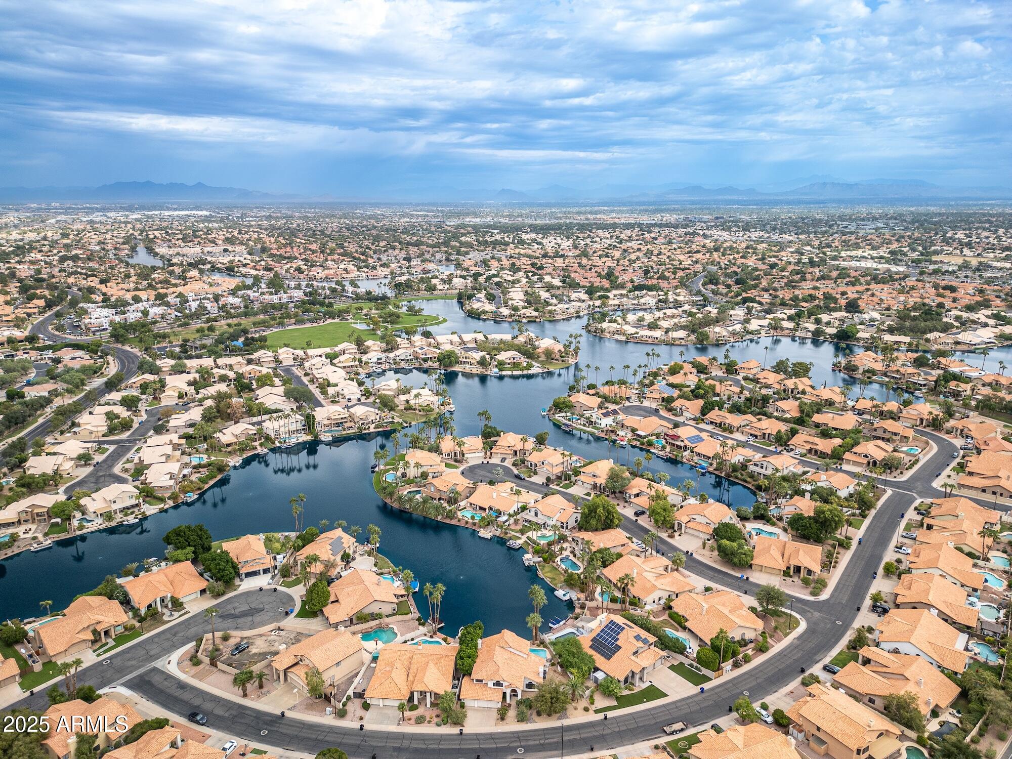 919 S PARADISE Drive