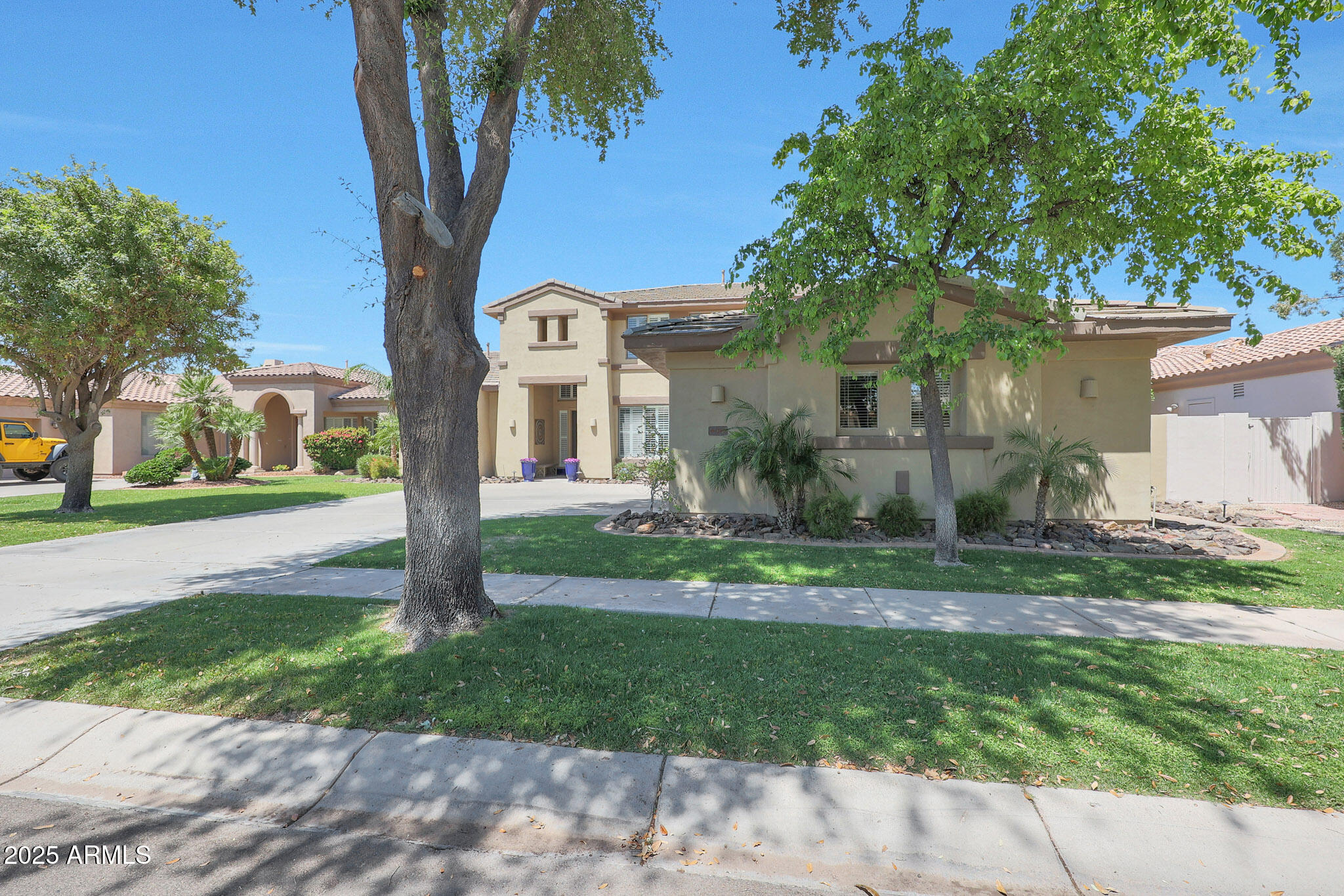 1740 W BARTLETT Way