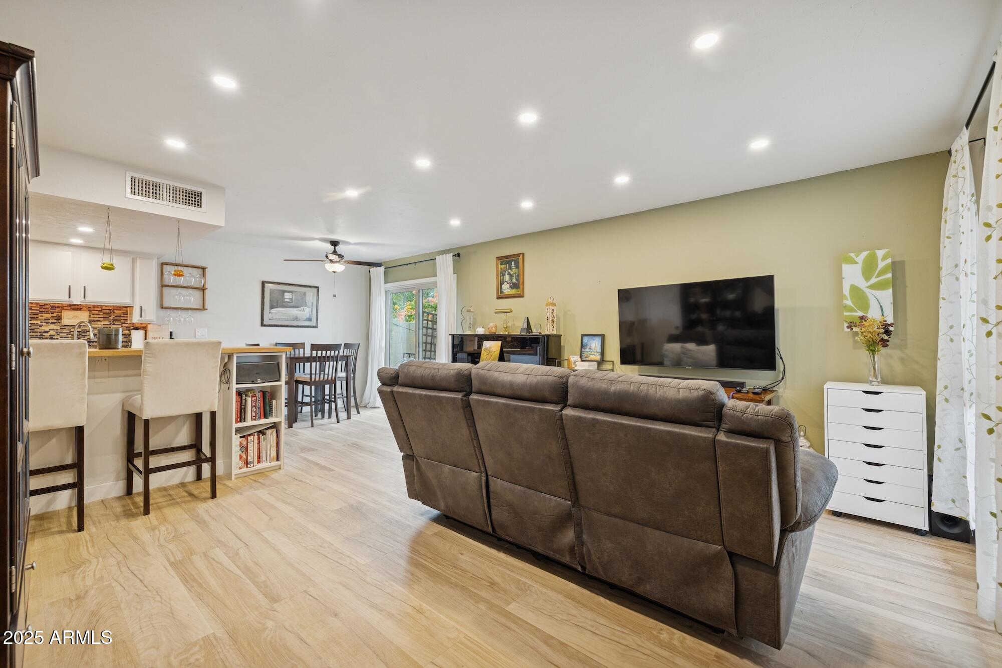 4801 E EUCLID Avenue 2