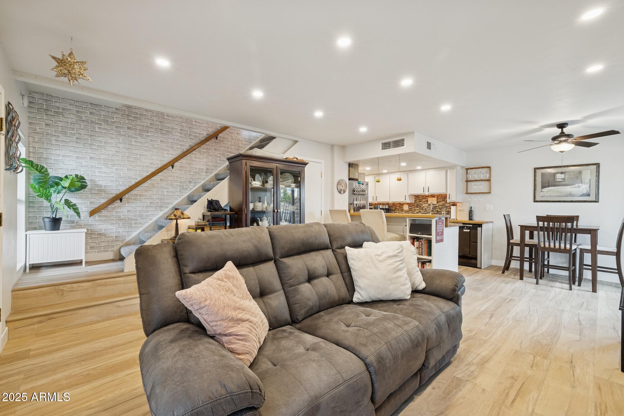 4801 E EUCLID Avenue 2