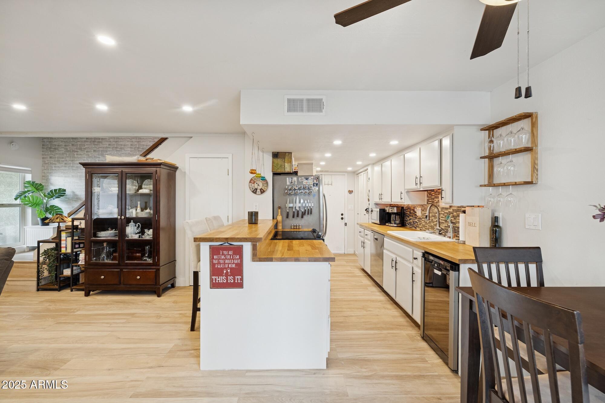 4801 E EUCLID Avenue 2