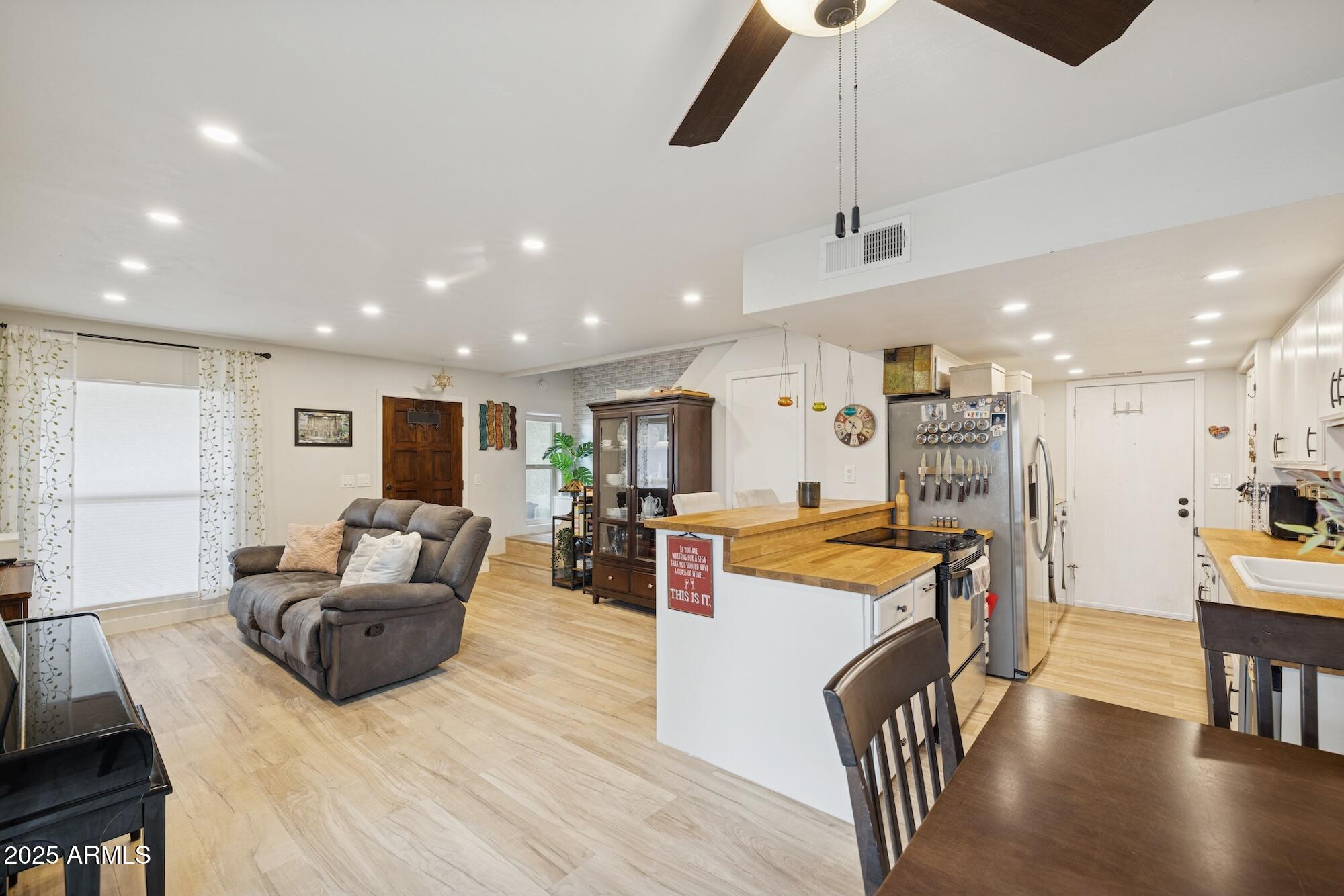 4801 E EUCLID Avenue 2