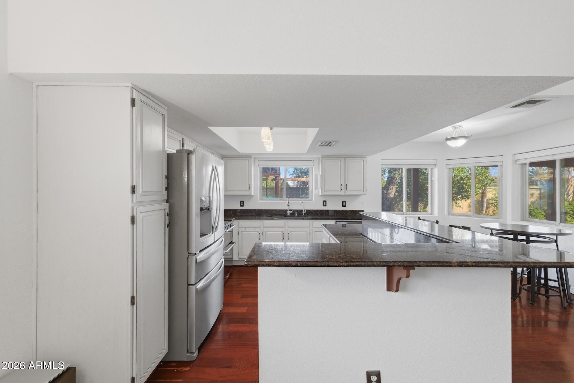 1338 E SUNBURST Lane