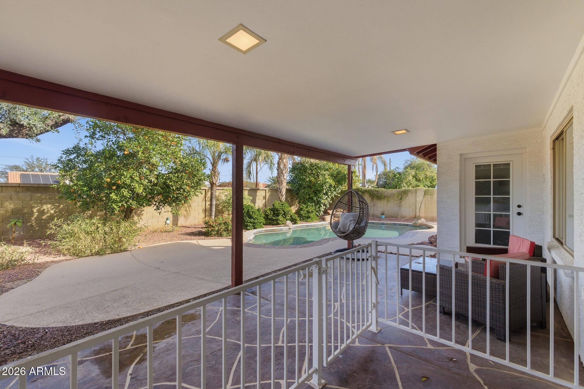 1338 E SUNBURST Lane