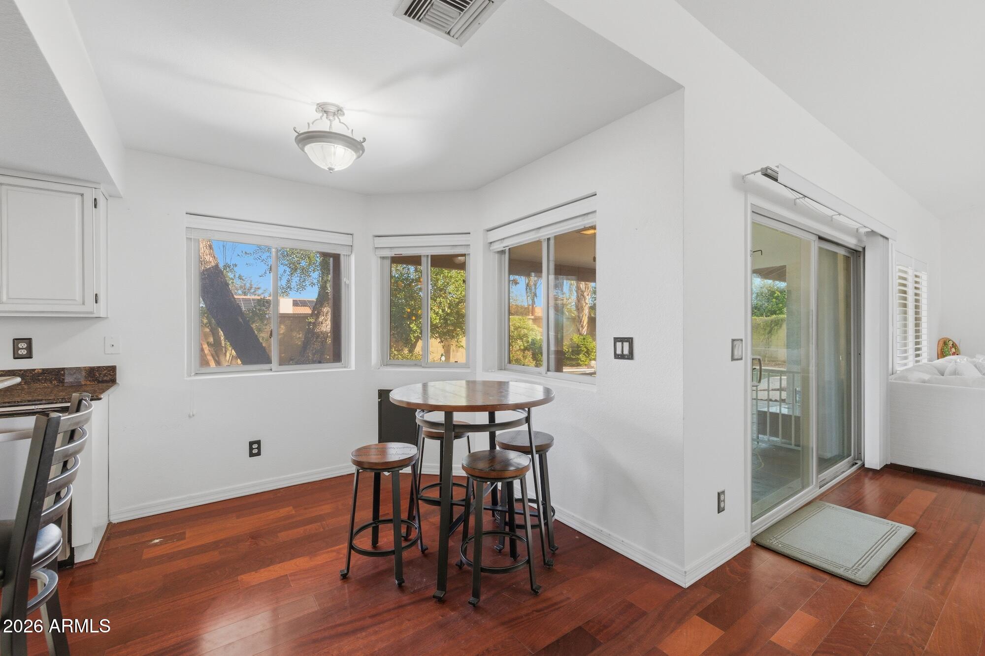 1338 E SUNBURST Lane