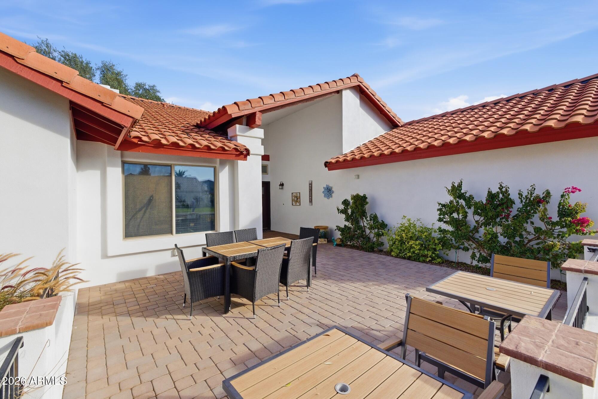 1338 E SUNBURST Lane