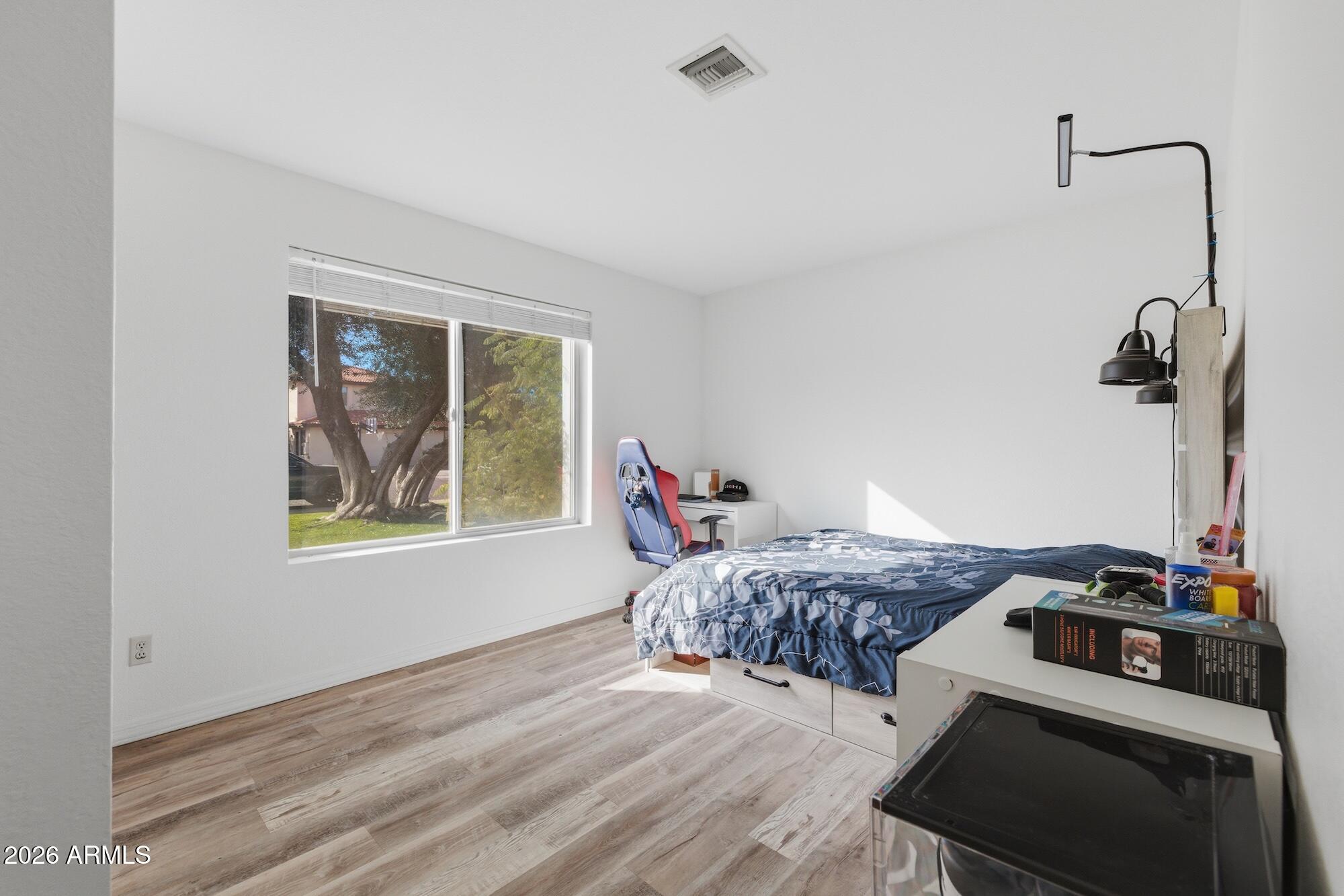 1338 E SUNBURST Lane