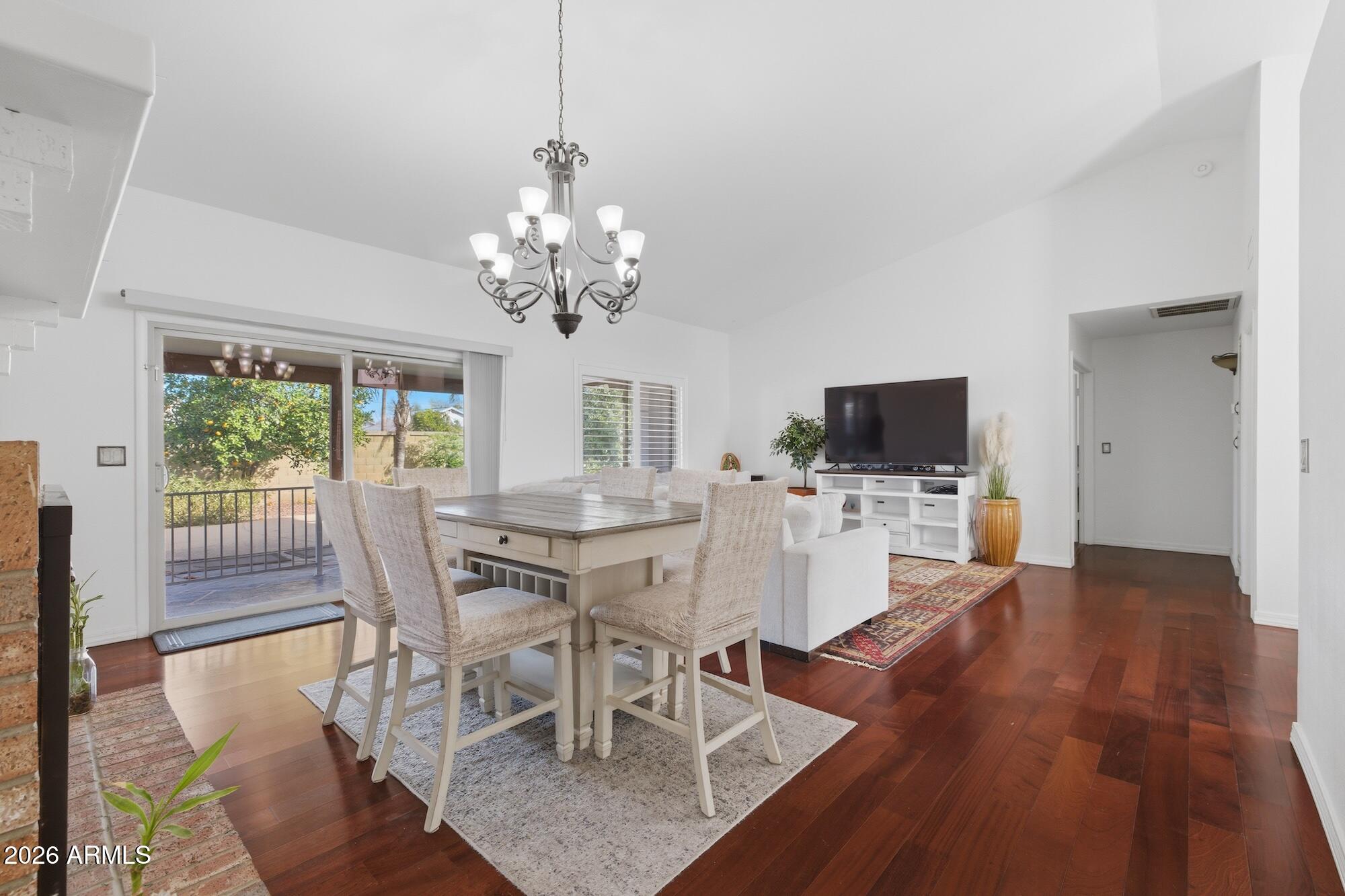 1338 E SUNBURST Lane