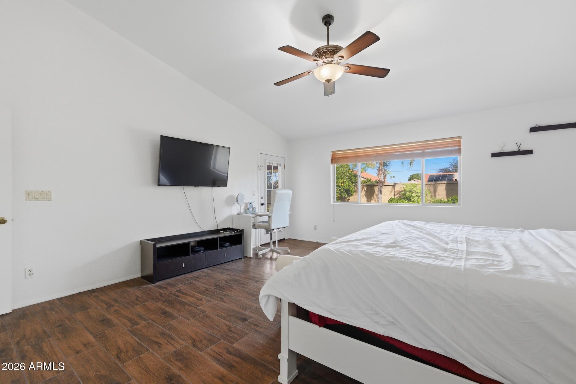 1338 E SUNBURST Lane