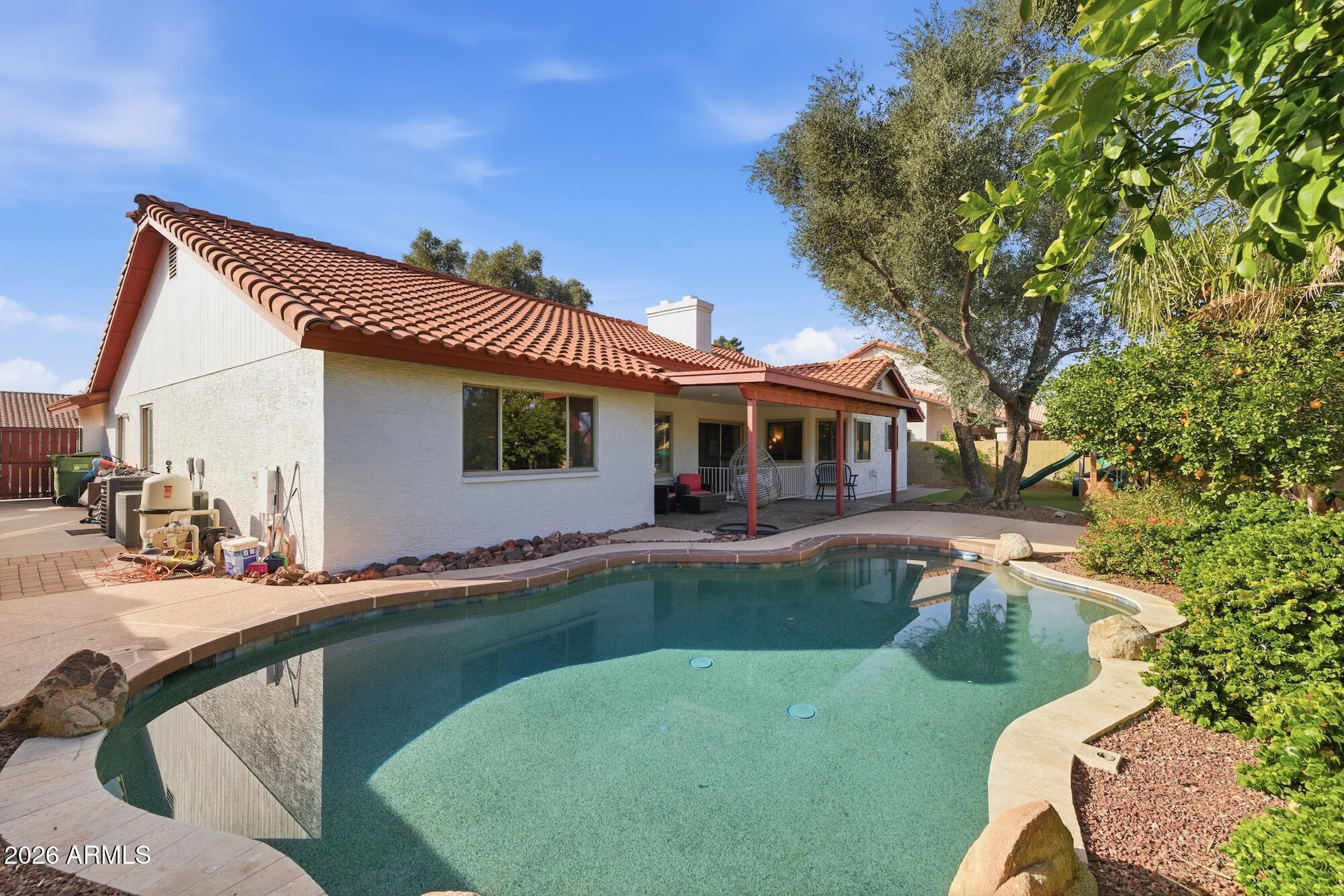 1338 E SUNBURST Lane