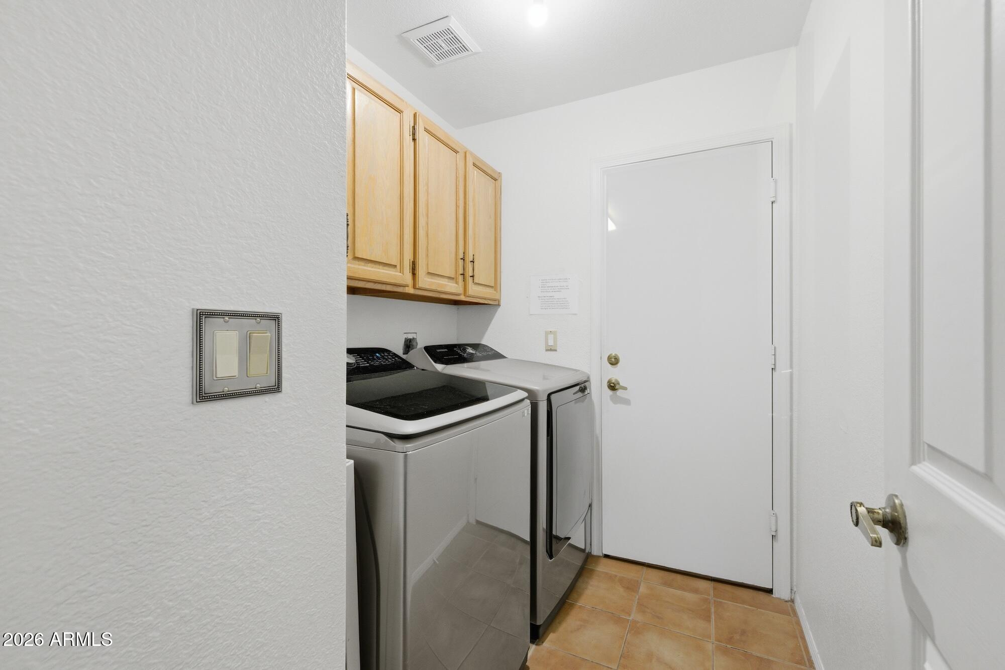 1338 E SUNBURST Lane