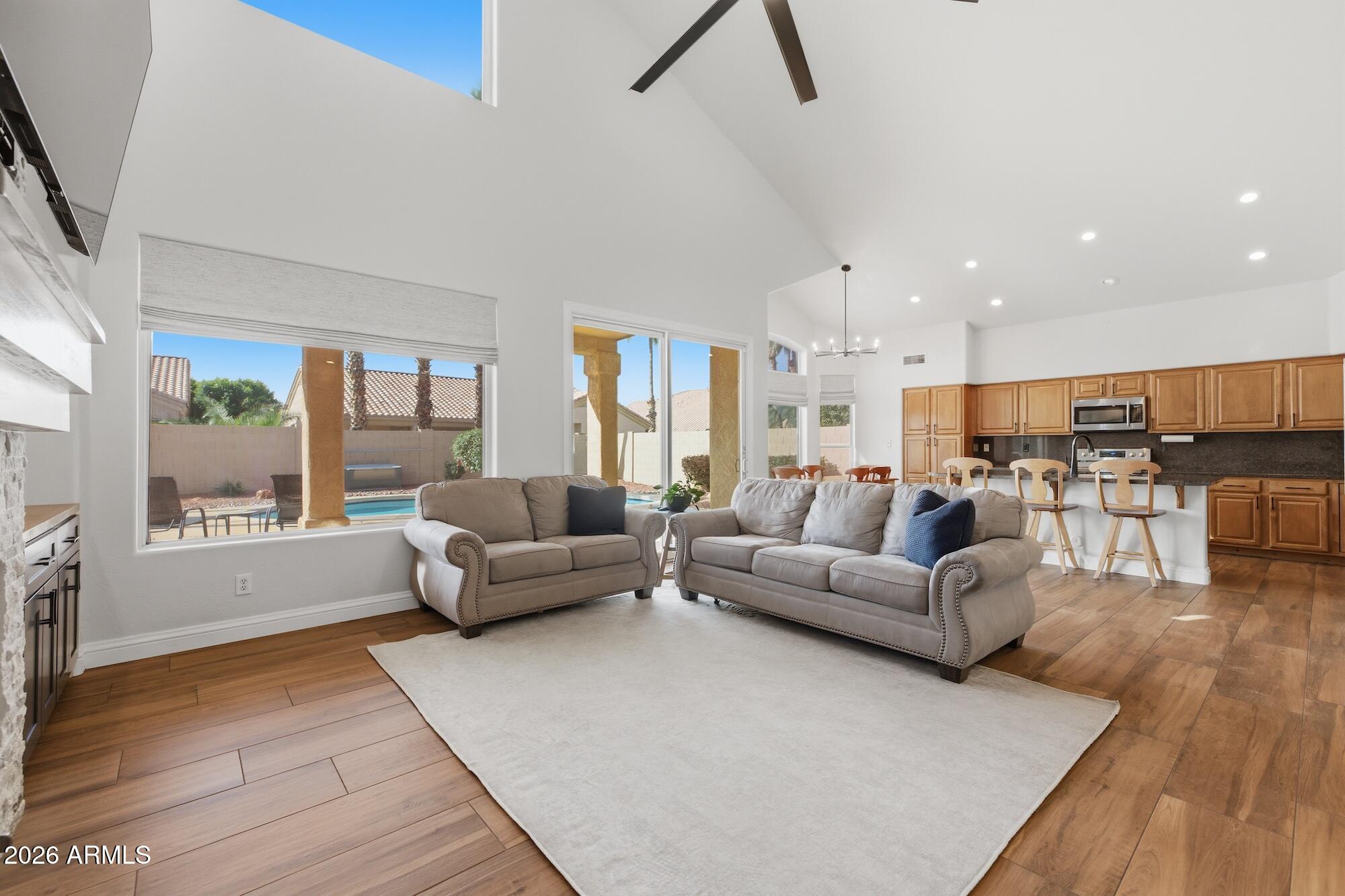 1811 W WISTERIA Drive