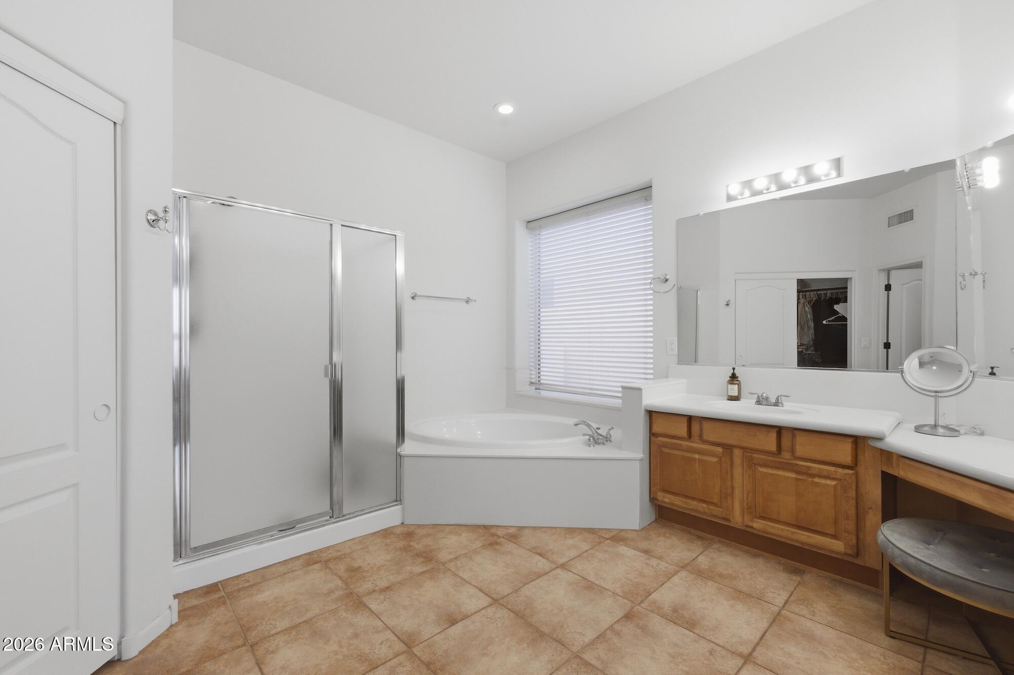 1811 W WISTERIA Drive