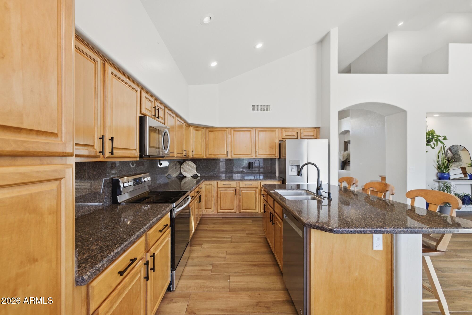 1811 W WISTERIA Drive