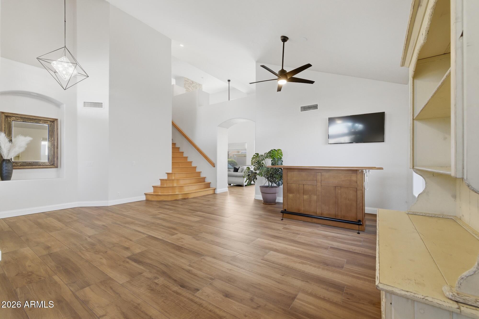 1811 W WISTERIA Drive