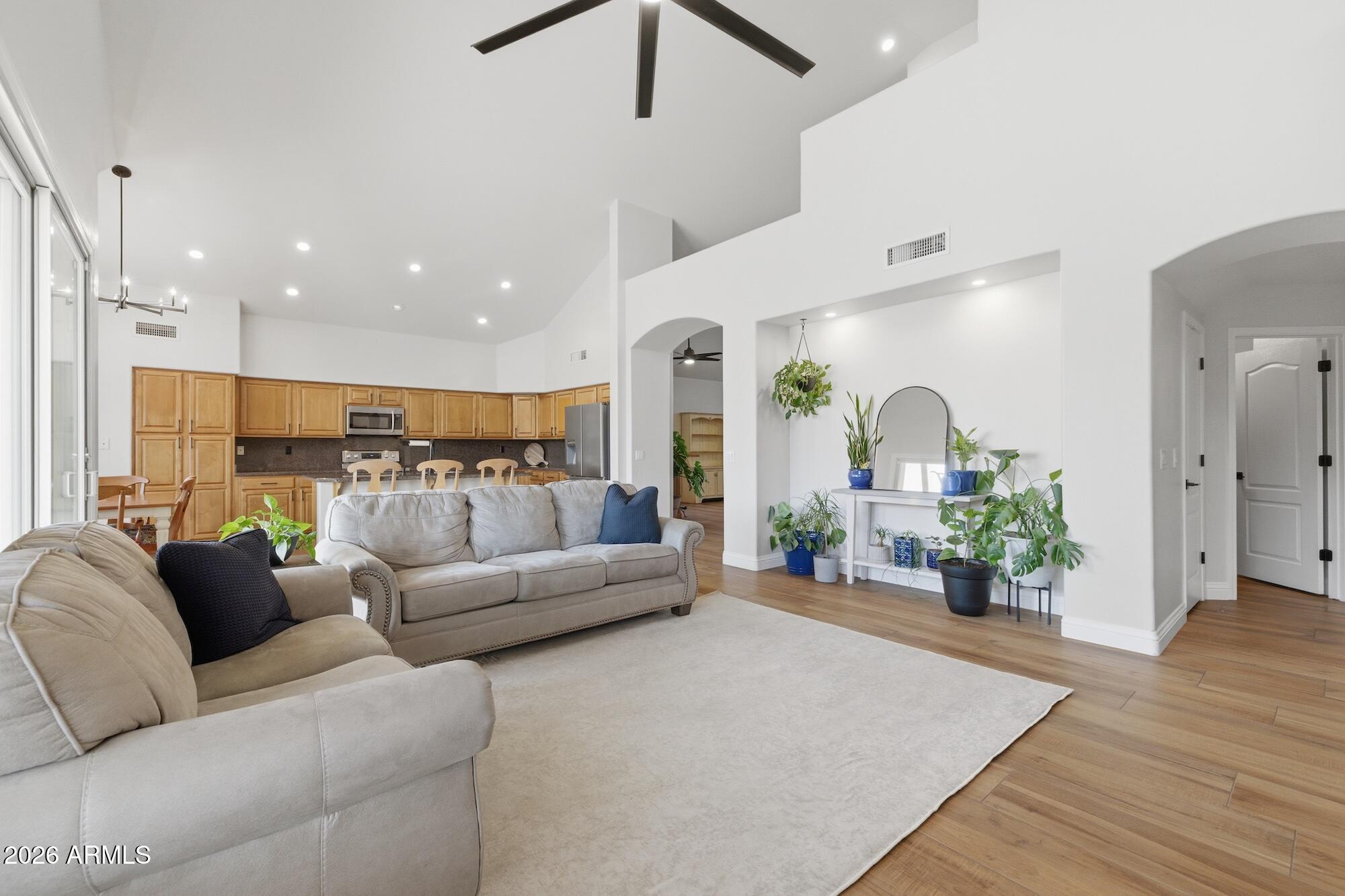 1811 W WISTERIA Drive