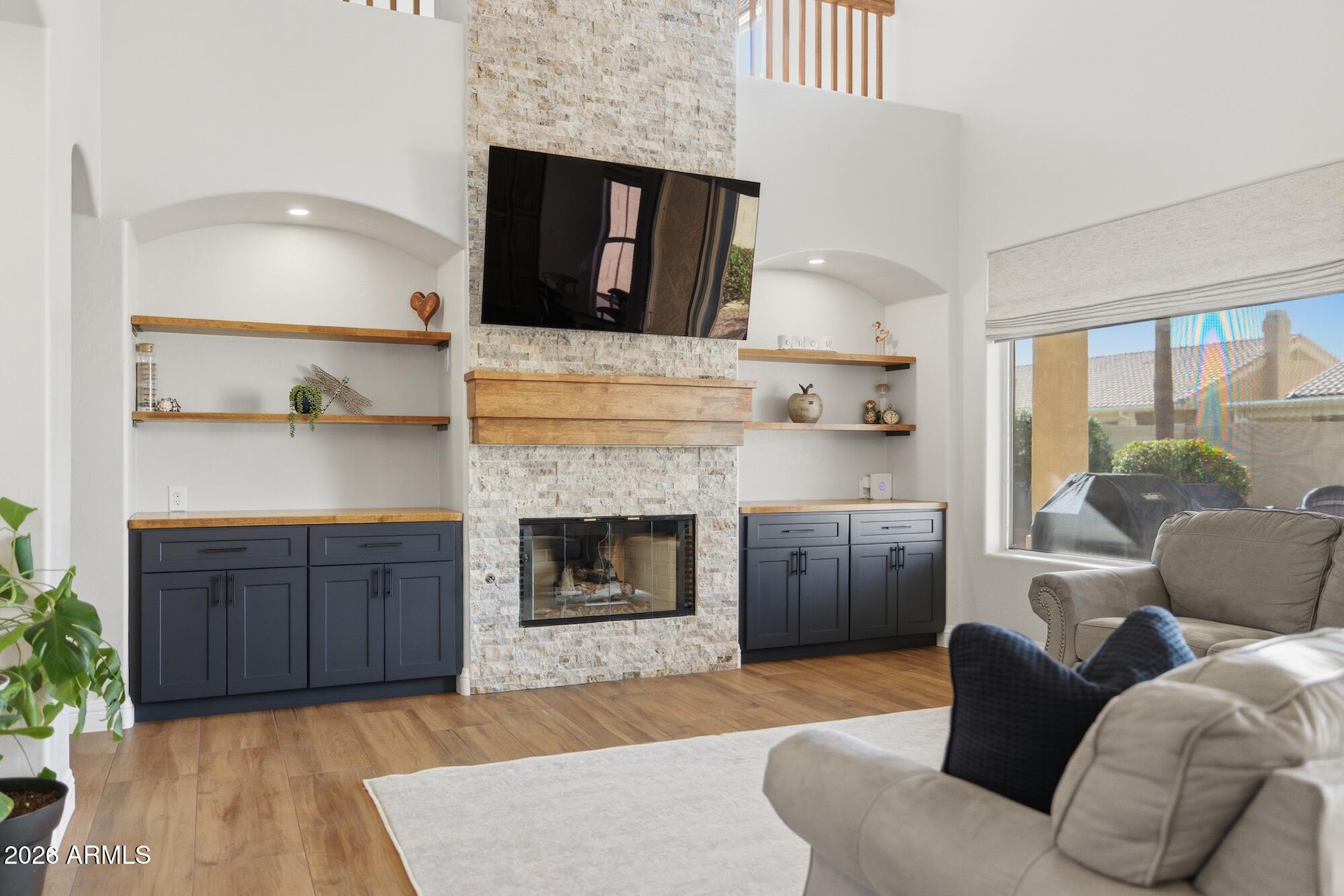 1811 W WISTERIA Drive