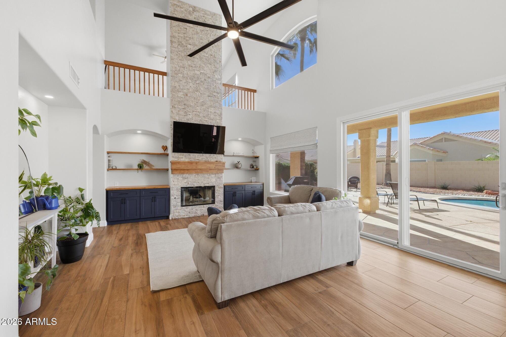 1811 W WISTERIA Drive