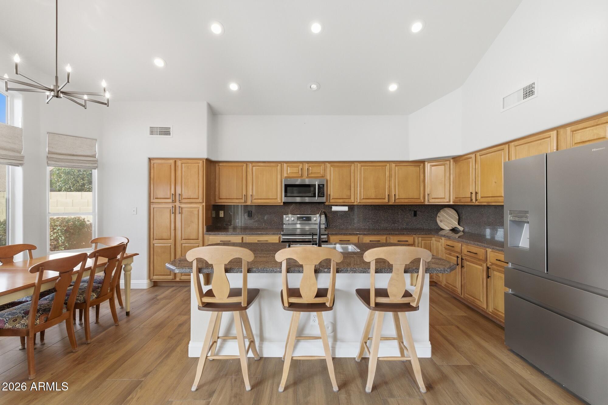 1811 W WISTERIA Drive