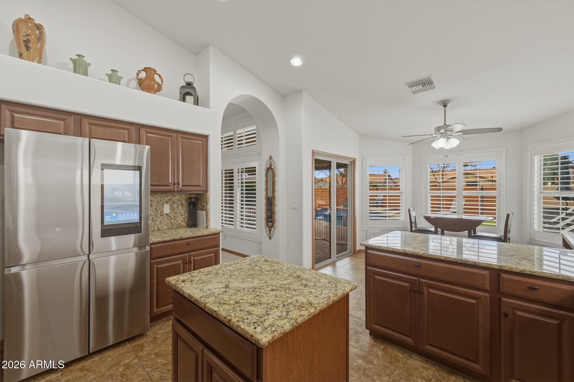 1117 W LAKERIDGE Drive