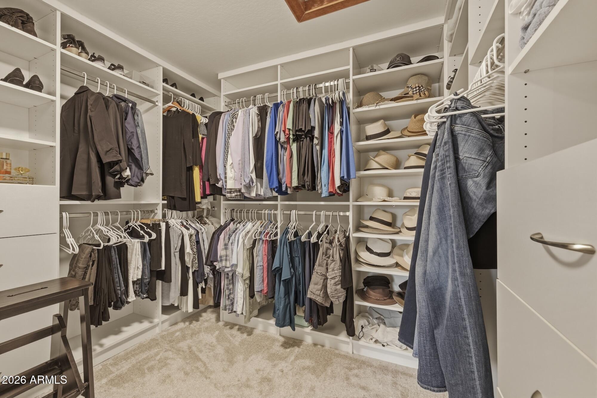 1117 W LAKERIDGE Drive