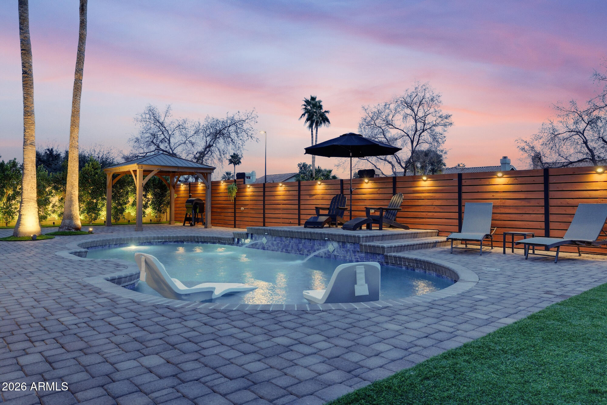 1117 W LAKERIDGE Drive